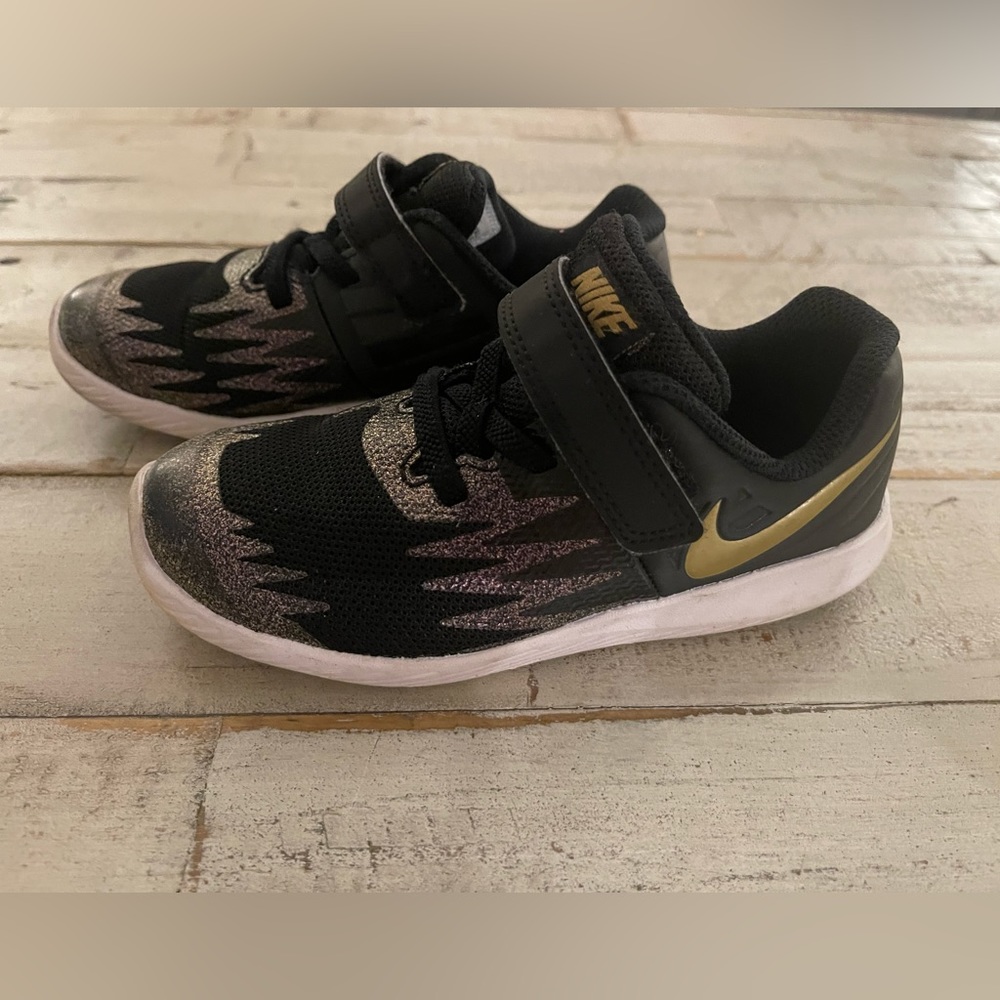 Nike Girls Shoes size 10